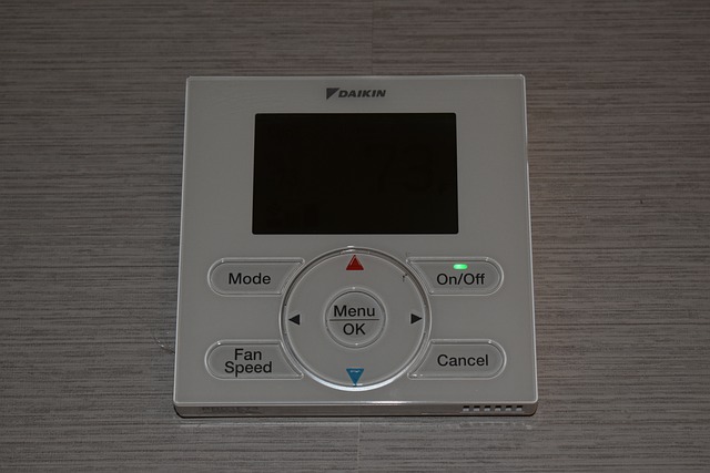 Uporabniška izkušnja je izvrstna, saj se IR paneli enostavno upravljajo s termostatom