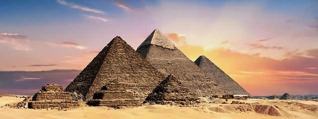 Mnoge obiskovalce v Egipt počitnice prinesejo zaradi svetovno znanih atrakcij
